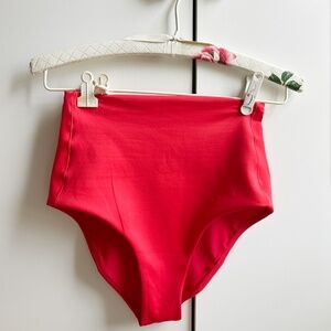 Left On Friday  Hi Tide Bottom